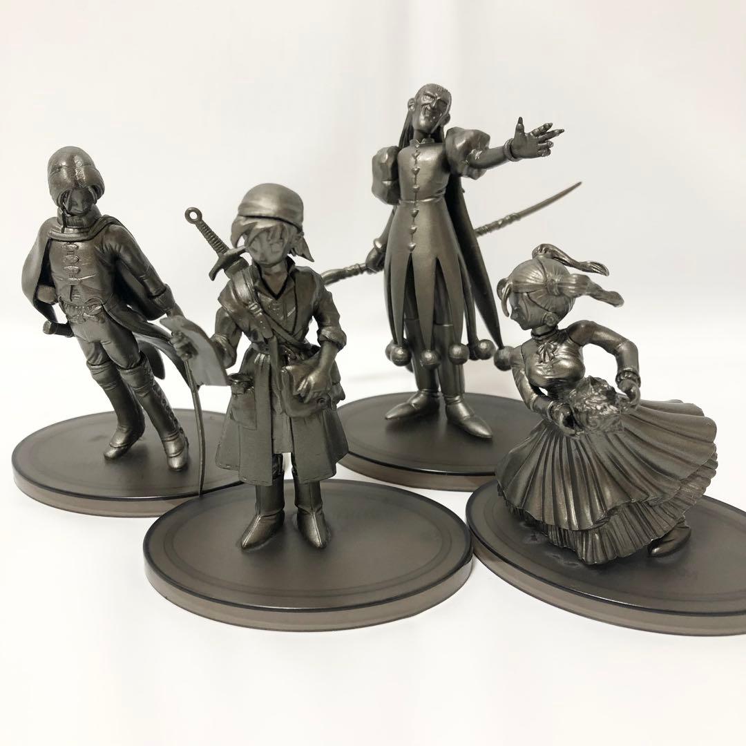 【匿名配送】超レア！シークレットあり！ドラクエ8 キャラクター フィギュア 4体