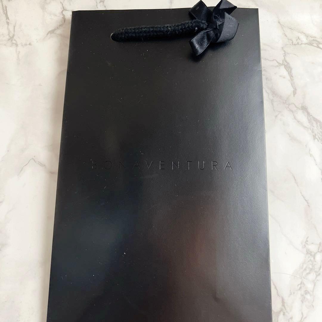 ① ボナベンチュラ　iPhone13Pro グレージュ