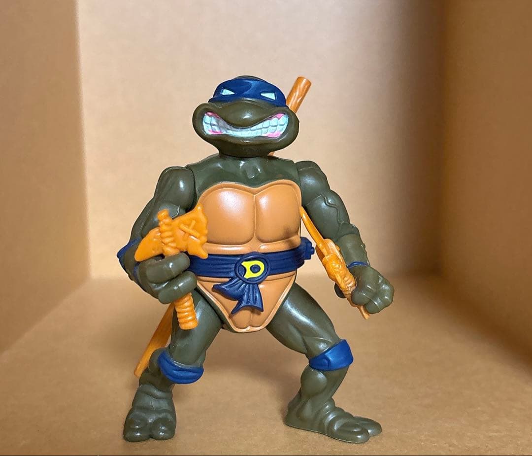 ミュータント・タートルズ フィギュア　TMNT ドナテロ