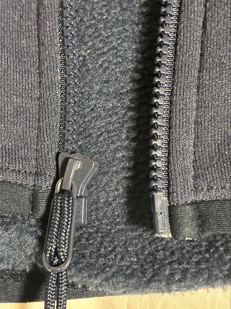 アークテリクス　カイヤナイトベスト　メンズs ネイビー　kyanite vest