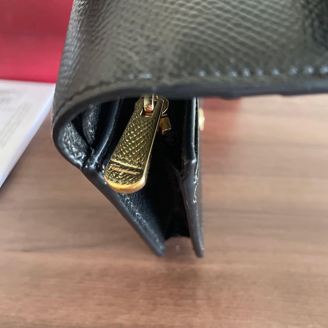 Salvatore Ferragamo フェラガモ　二つ折り財布　ブラック