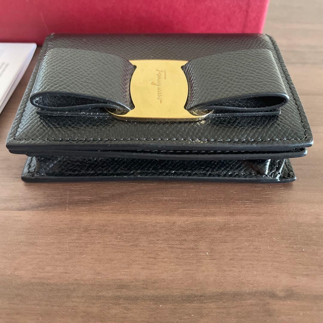 Salvatore Ferragamo フェラガモ　二つ折り財布　ブラック