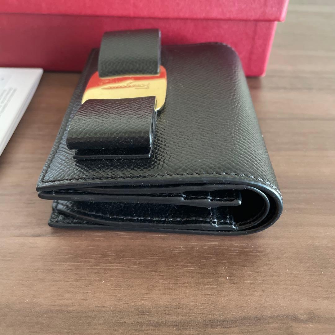 Salvatore Ferragamo フェラガモ　二つ折り財布　ブラック