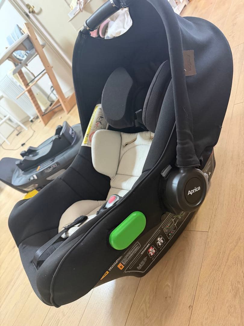 Aprica 車用チャイルドシート ブラック