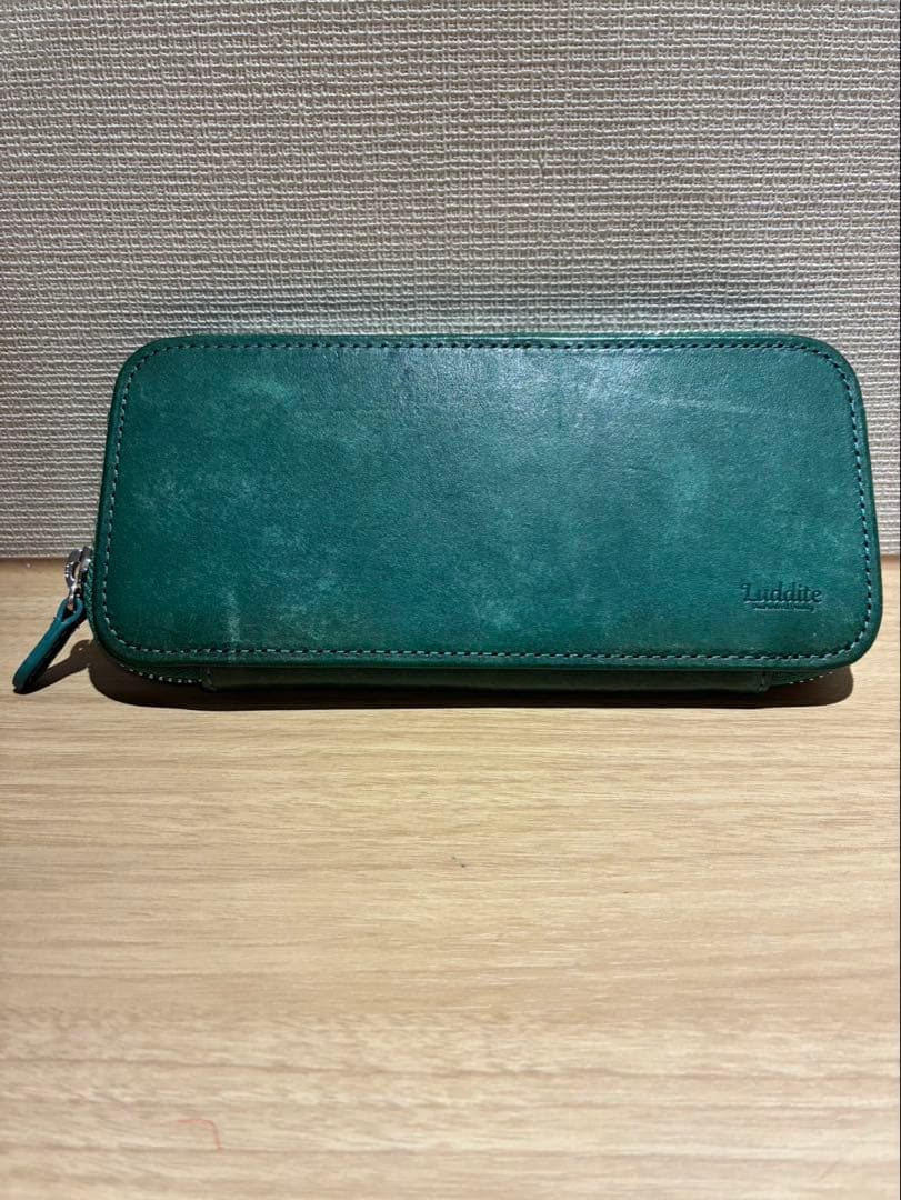 ラダイトLudditeラウンドジップペンケース　エッセンシャル　MAYA TL