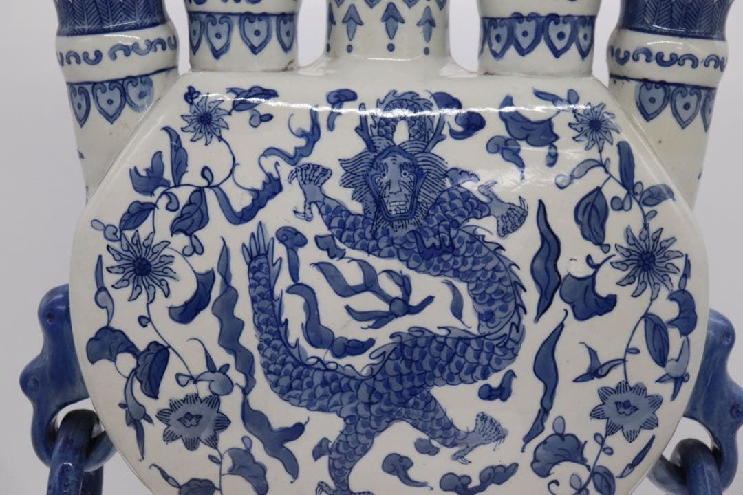 中国美術　染付　龍紋五管瓶　送料込み250723