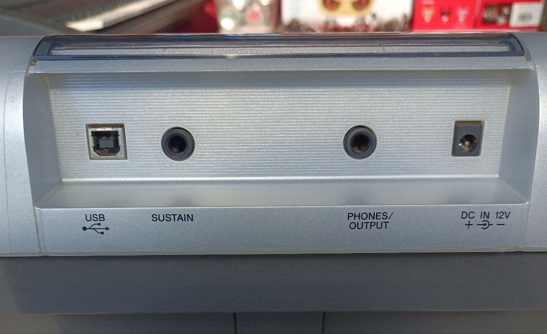 Yamaha PSR-E403 内蔵スピーカー付き