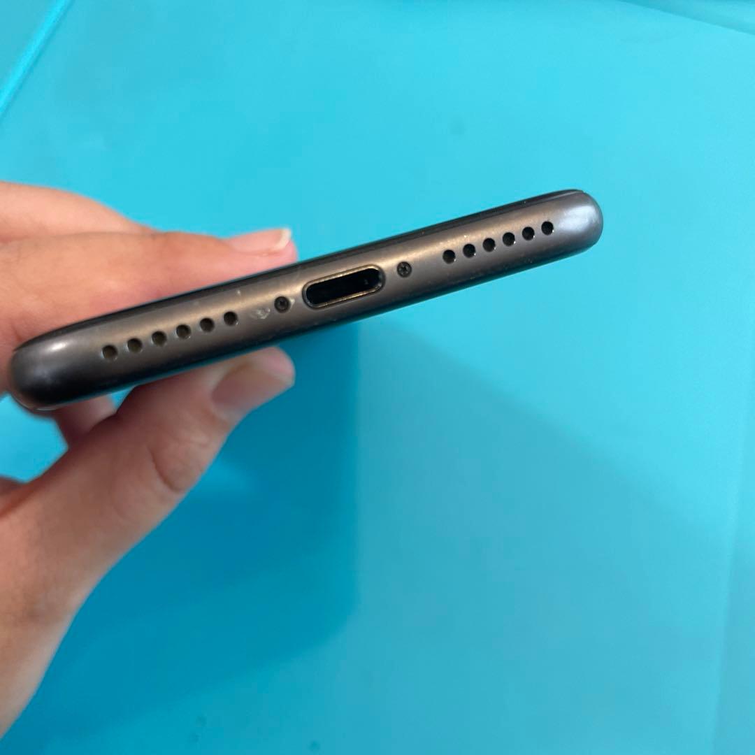 iPhone8 64GB スペースグレイ