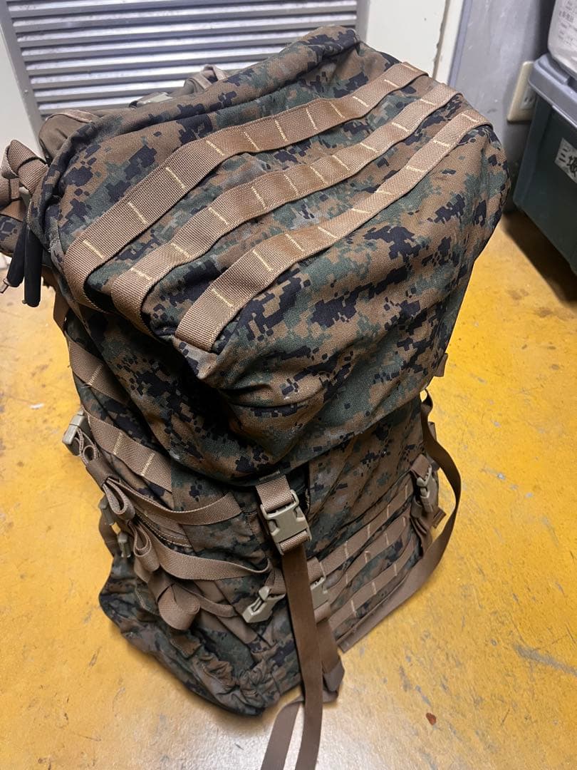 実物米海兵隊 100L超バックパック 大容量 モールシステム だいぶ赤字です。。