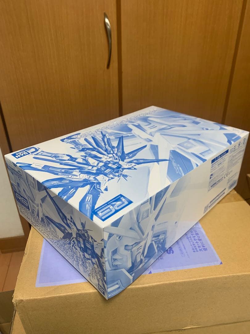 プレミアムバンダイ限定　RG ストライクフリーダムガンダムチタニウムフィニッシュ