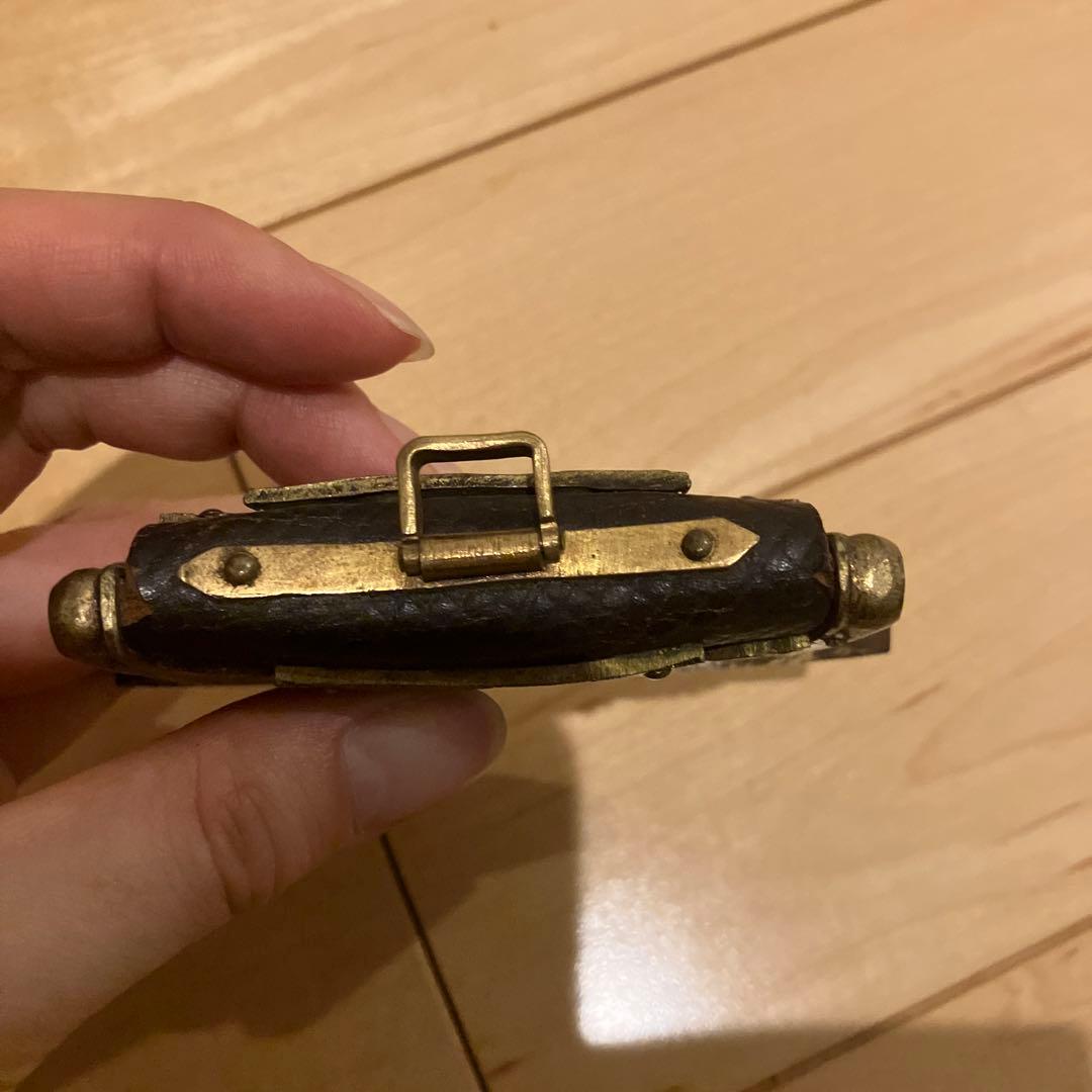 薬入れ　刻みタバコ入れ　小物入れ