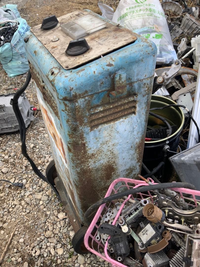 油飯i690 ユアサ ■バッテリーチャージャー　FAC-1 状態未確認