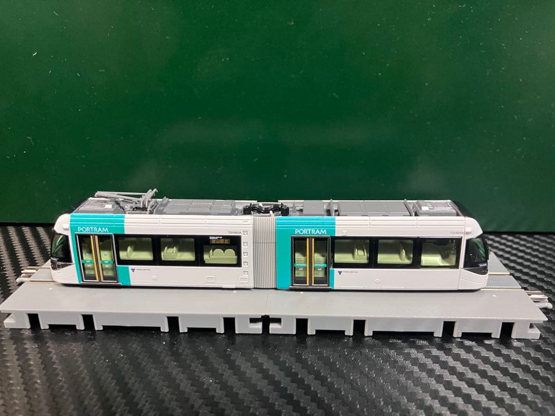 美品　KATO 富山ライトレール(緑)