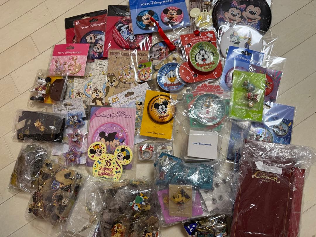 ディズニー ピンバッジ 缶バッジ 他 まとめ売り