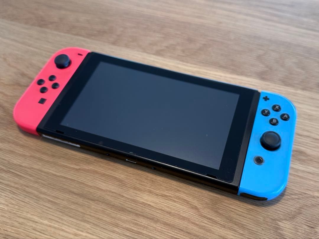 Switch本体+追加ジョイコン2本+ジョイコン充電グリップ+純正ケースセット