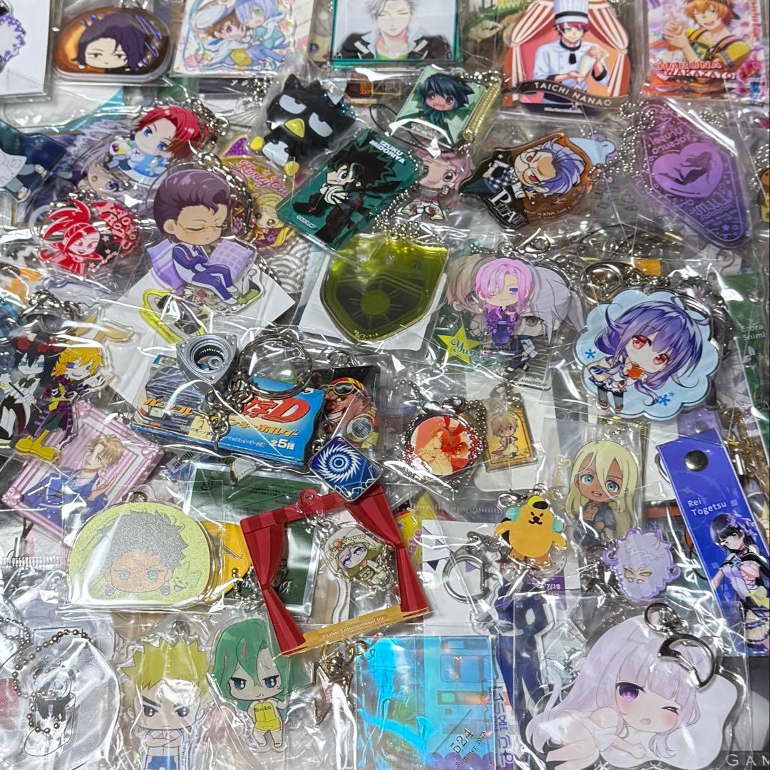 アニメ・キャラクター系グッズ キーホルダー まとめ売り 約1111点セット