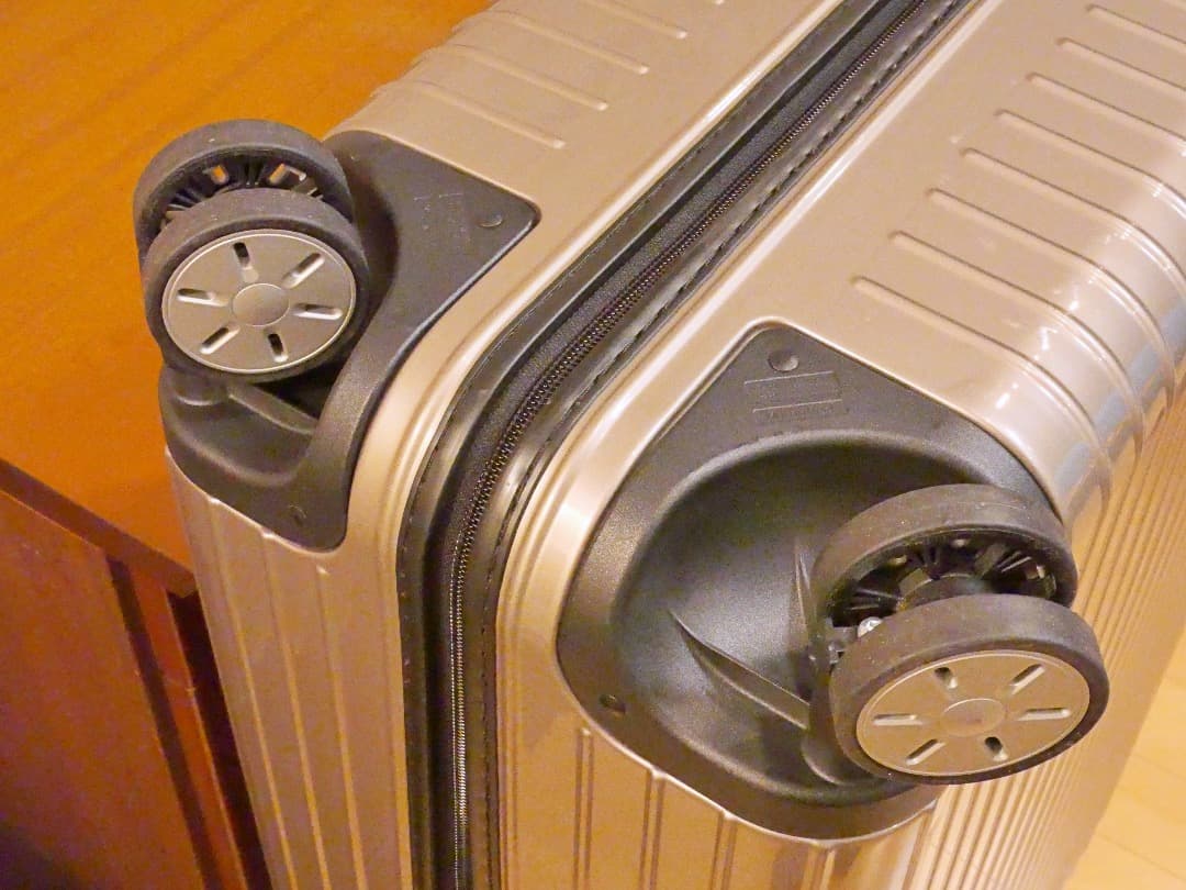 GW特価　美品　RIMOWA リモワ サルサ 4輪 シルバー キャリー　TSA