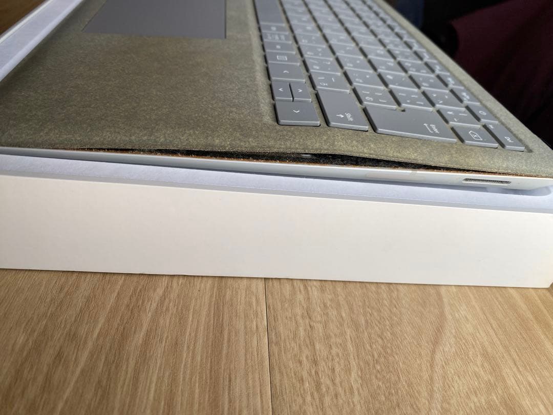 Surface Laptop1（Model 1769）13.5インチ プラチナ