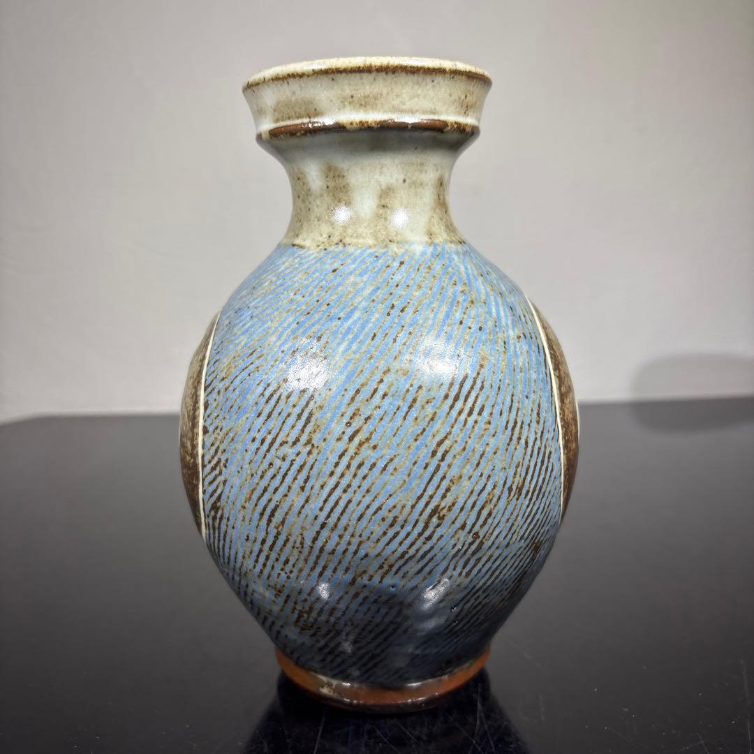 真作　人間国宝　島岡達三　地釉象嵌草花文壷