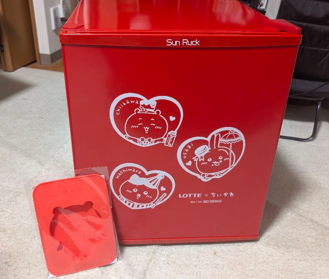 ちいかわ　ロッテコラボ　冷蔵庫　チョコ型付き