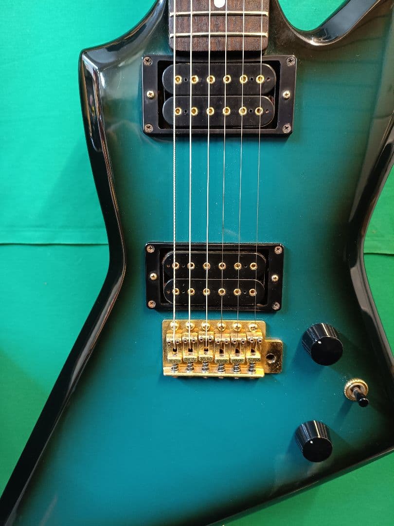 【Aria Pro II】ZZ Deluxe エクスプローラー 国産エレキギター