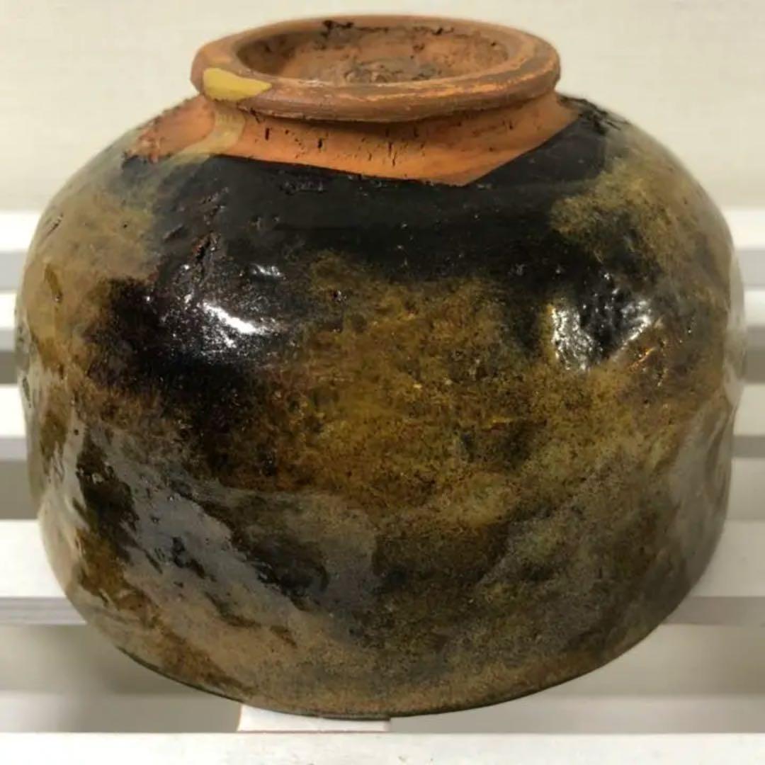 遺品整理◼️蔵から出てきたかなり雰囲気のある謎の釉薬がかけられた抹茶茶碗