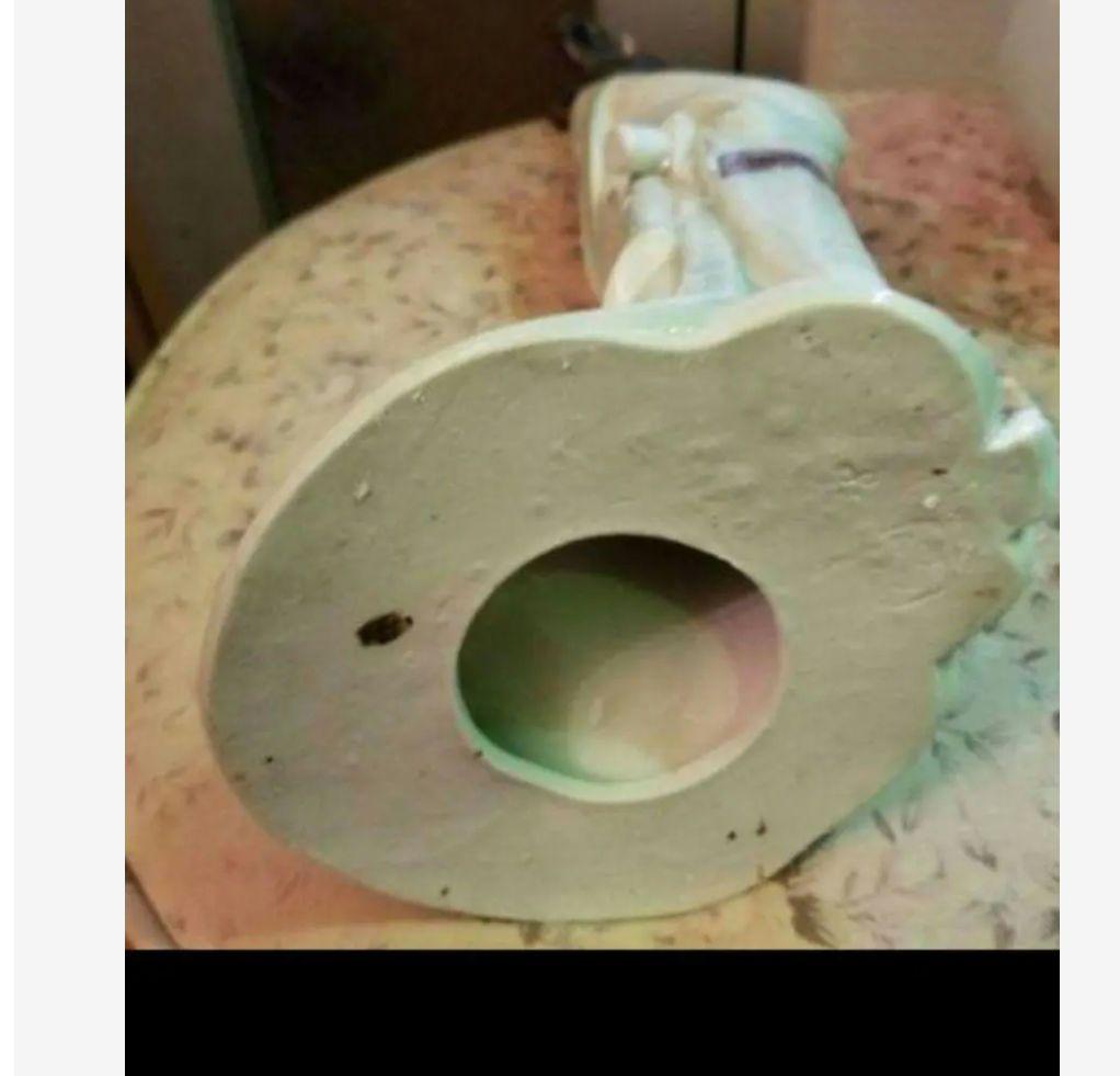 お値下げ中国人形天女です 陶器製です。陶印がありますが私にはよめません。