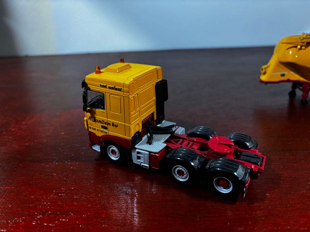 交渉済　WSIMODELS 「A Jansen bv」バルクトレーラー　DAF