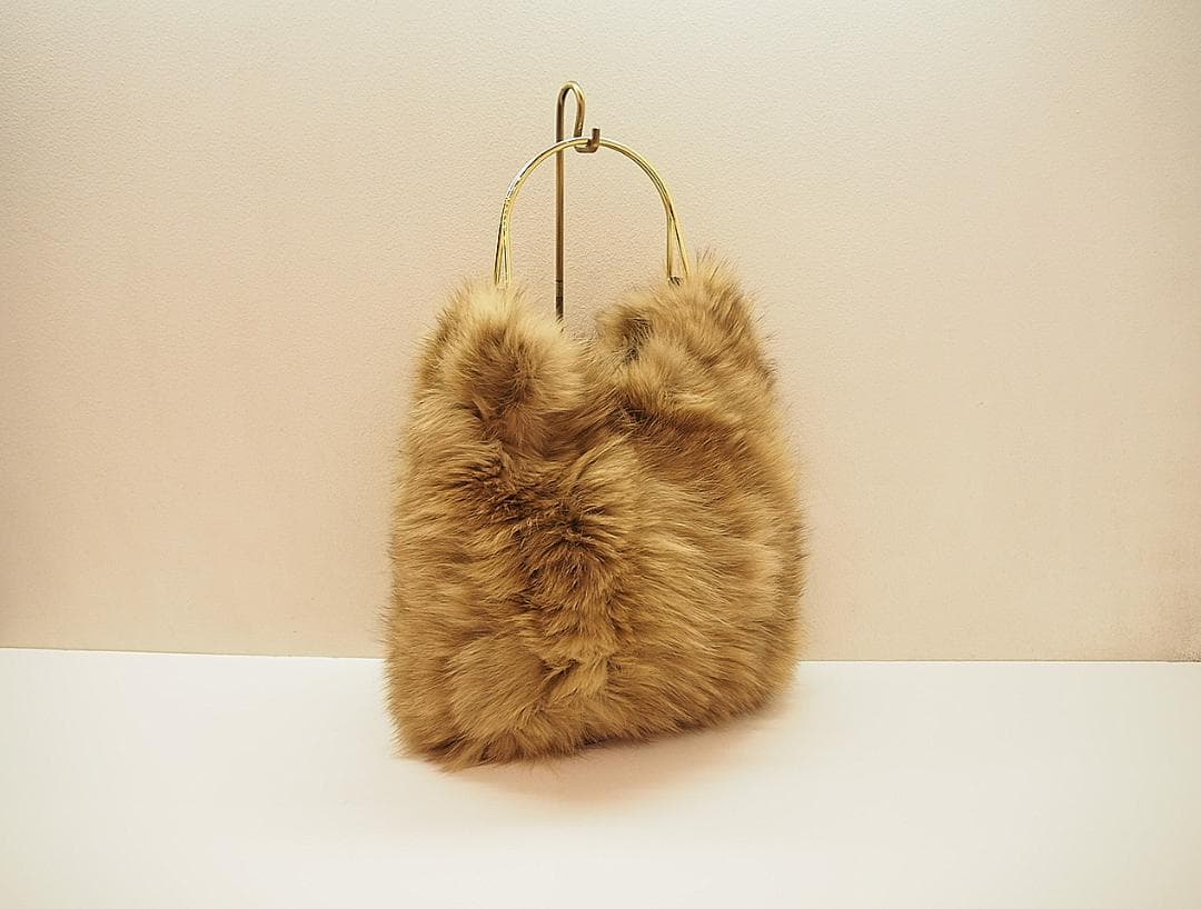 ヴィオラドーロ 定価3.7万 新品 フォックスファーリングバッグ ベージュ