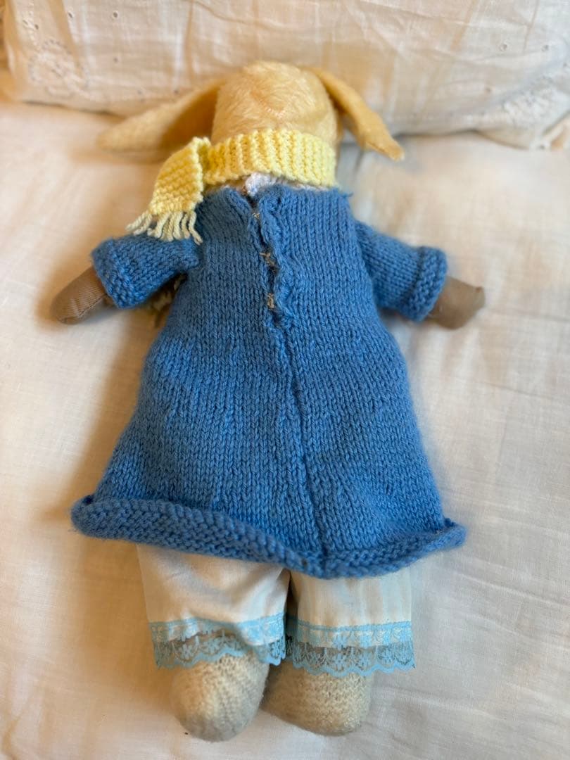 アンティークうさぎのぬいぐるみ