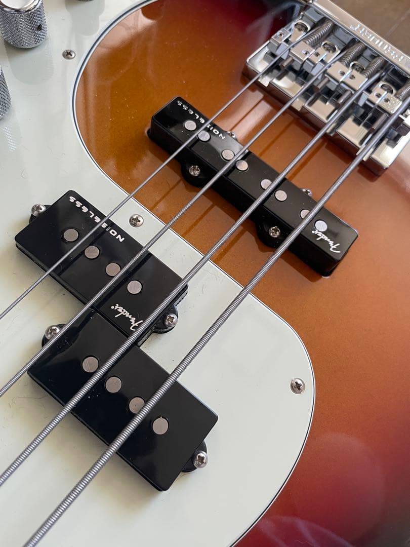 ベース Fender American Ultra Precision Bass