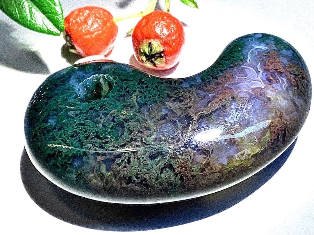 ✳国内の出雲めのう【碧玉】の最高峰勾玉でしょう‼️ 天然石 浮き草文様 鑑別書付