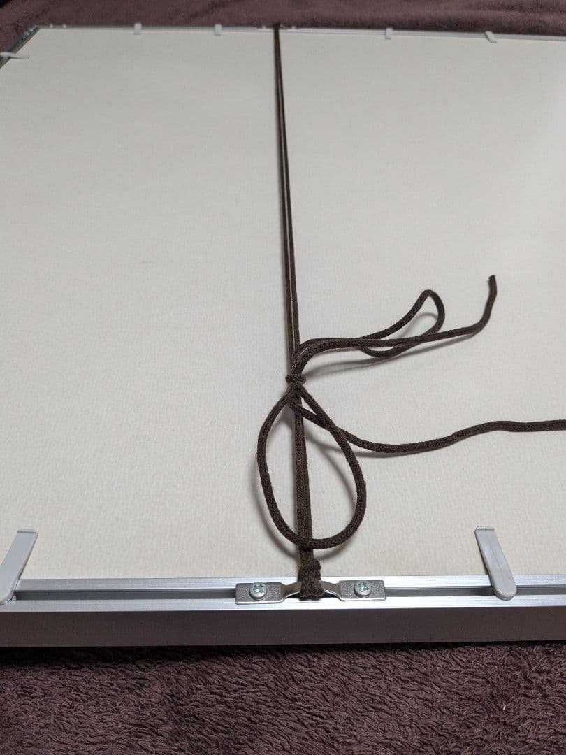 ユニフォーム額 額縁のタカハシ製 (室内紫外線カット×シルバー×背景:白木目)