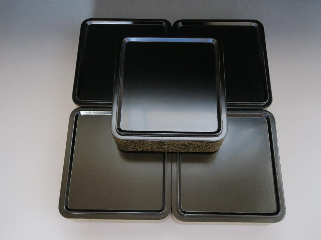 【輪島塗】極上総菊詰沈金 五段重箱 内朱塗 隅丸 蓋二枚 蓋横菊彫 天然木 共箱