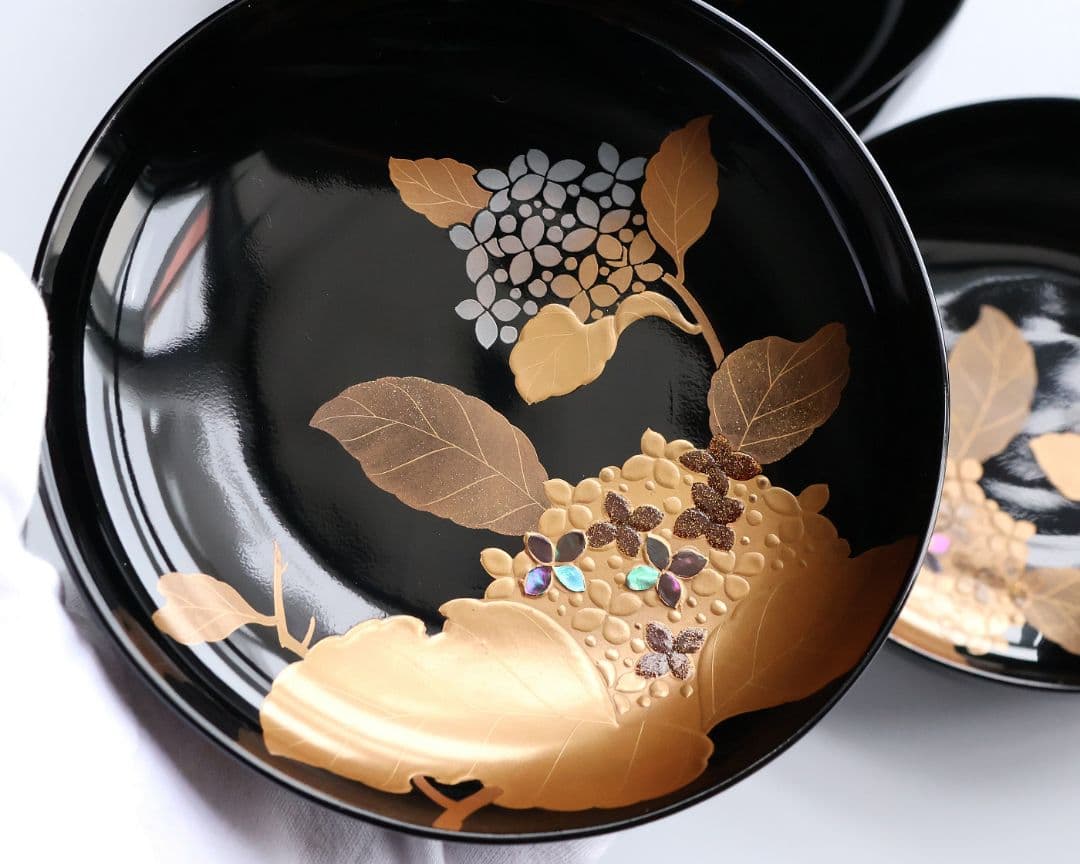 【MB188】天然木漆塗 紫陽花と葵 金蒔絵 螺鈿入 黒塗 煮物椀 二客 昭和期