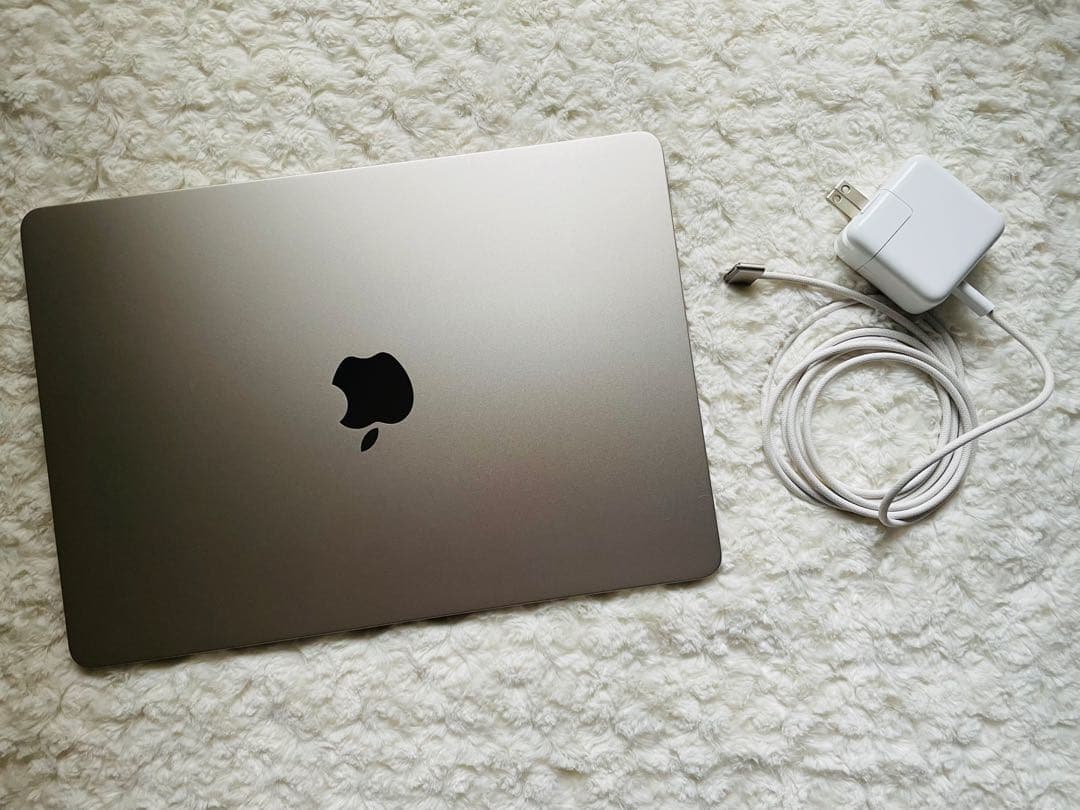 M2チップMacBook Air 13インチ スターライト
