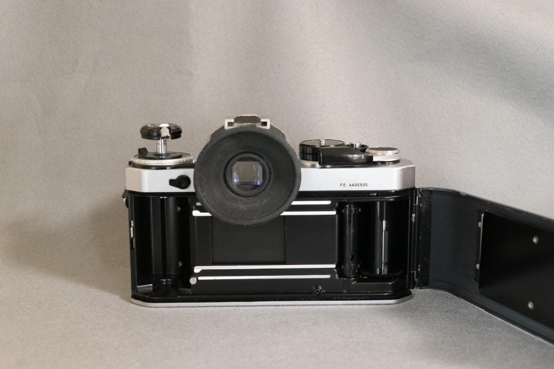NIKON FE銀ボディ