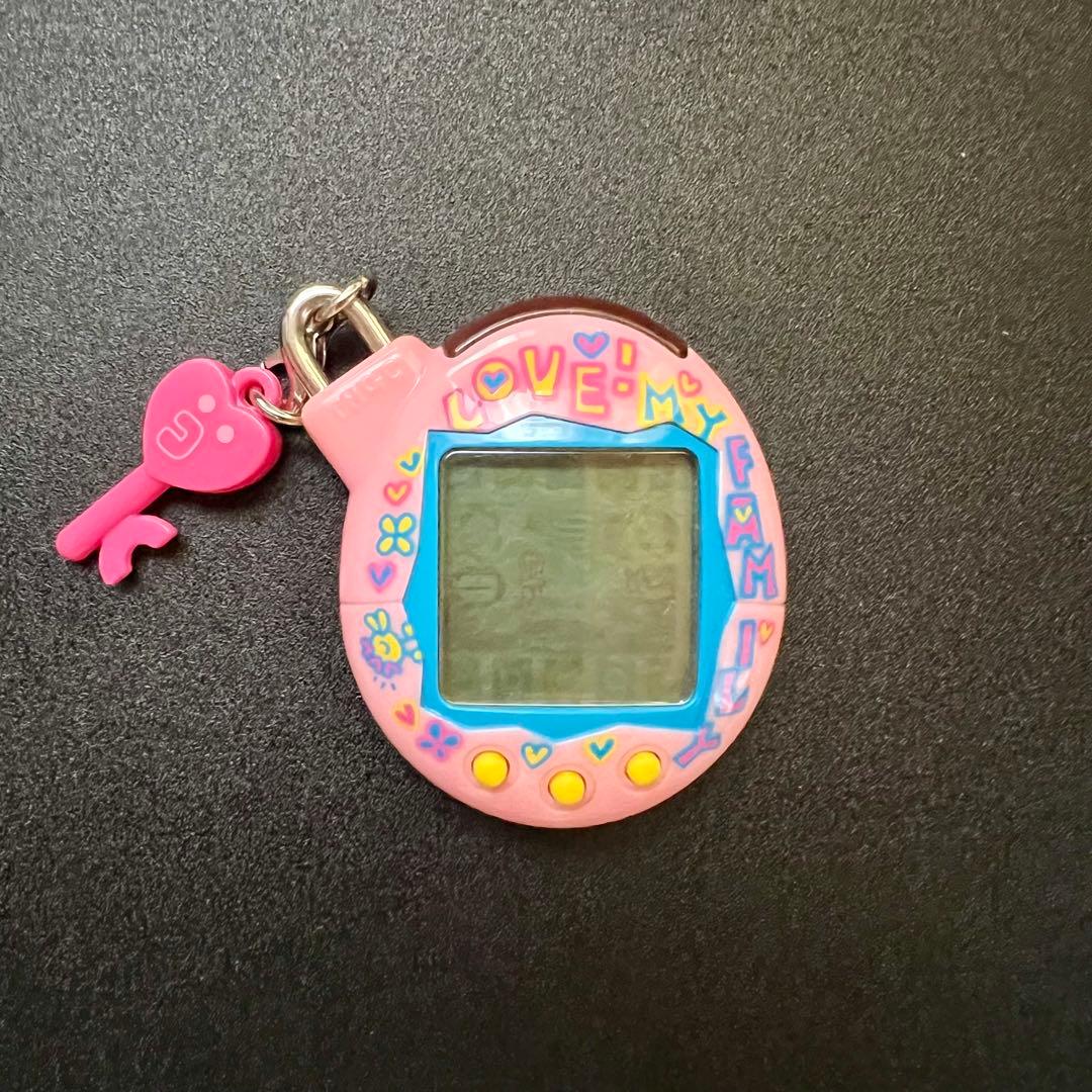 いぇー！ふぁみりーイロイロ！たまごっちプラス　ふぁみたまラブ