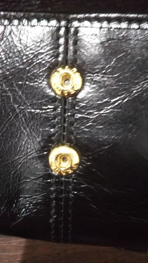 【美品】PRADA ソフトルックスレザートライアングルコンパクトウォレット