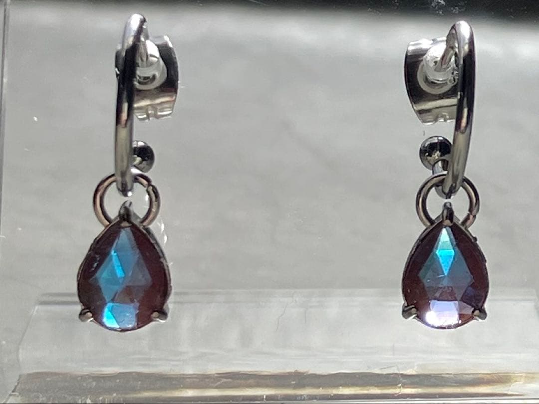 サフィレット　ローズカット　無垢ステンレス　フープ　ピアス　しずく　ペアシェイプ