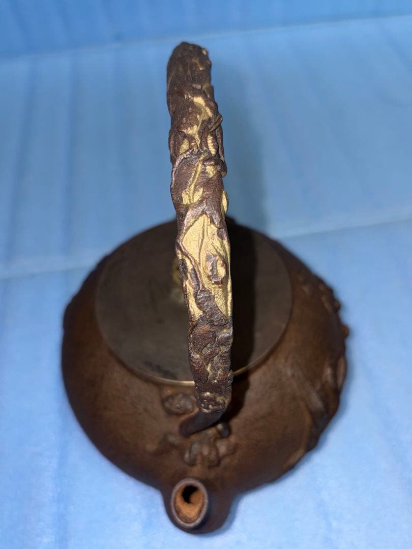 ◆『亀文堂 日本梅泉 花透かし摘銅蓋 象嵌時代鉄瓶』