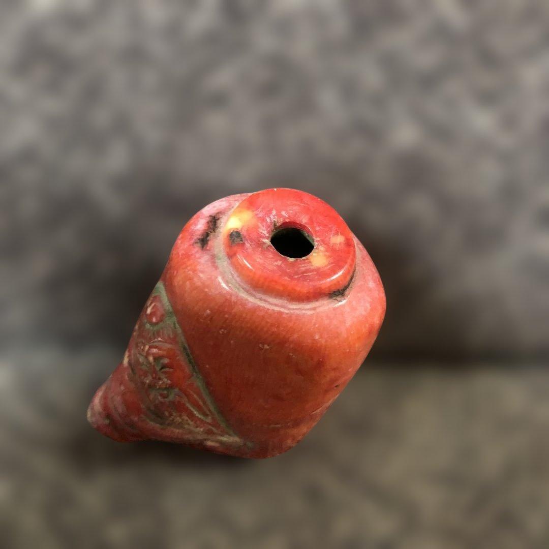 鼻煙壷　赤珊瑚