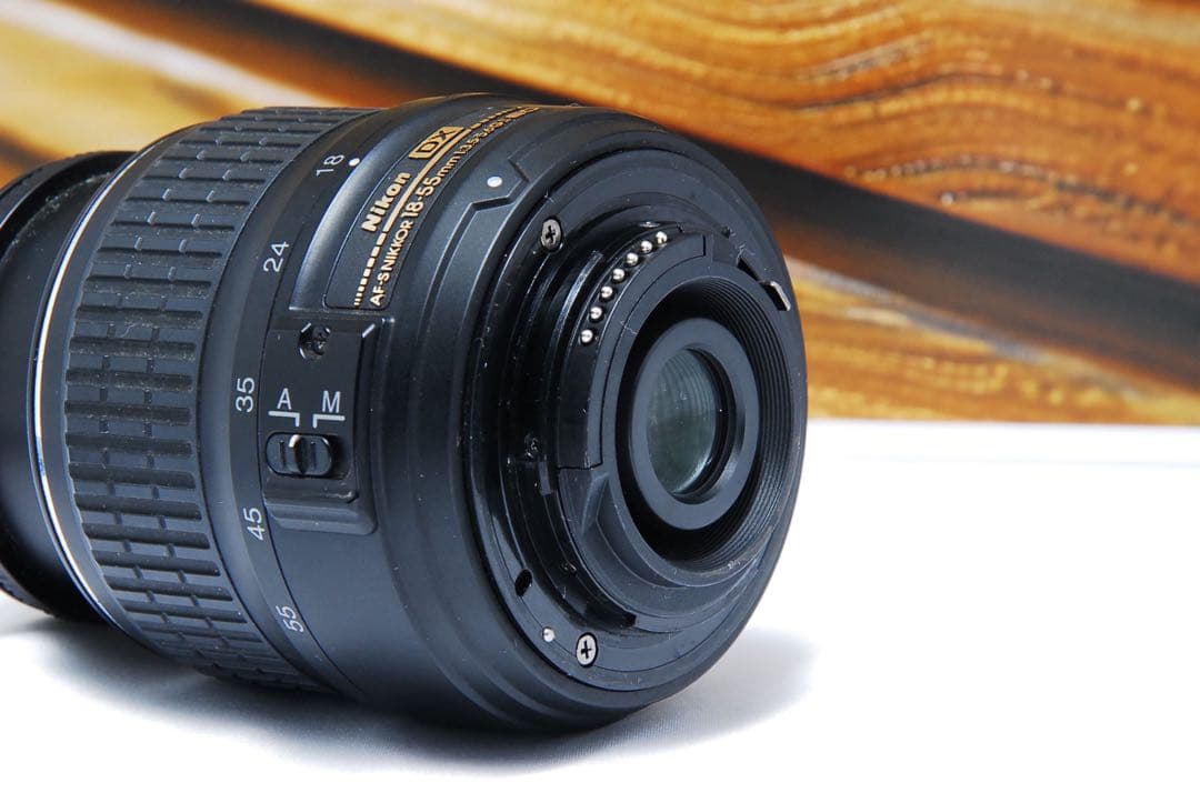 Nikon D40 スマホに転送　カメラ　小型軽量 一眼レフ エモい　ニコン