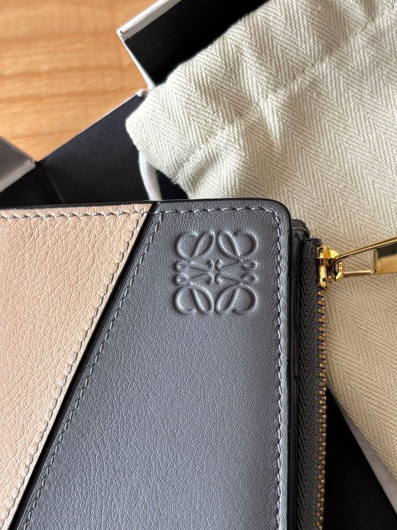 パズル 美品 スリムコンパクト ジップウォレット LOEVE ロエベ 付属品完備