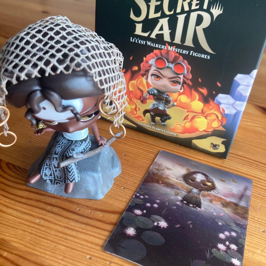 アミナトゥ Li'l'est Walkers Mistery Figures