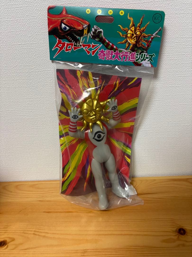 タローマン☆ソフビ　フィギュア　新品未開封