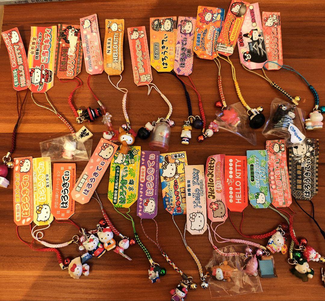 公*o様 ハローキティご当地ストラップセット　約140個まとめ売り