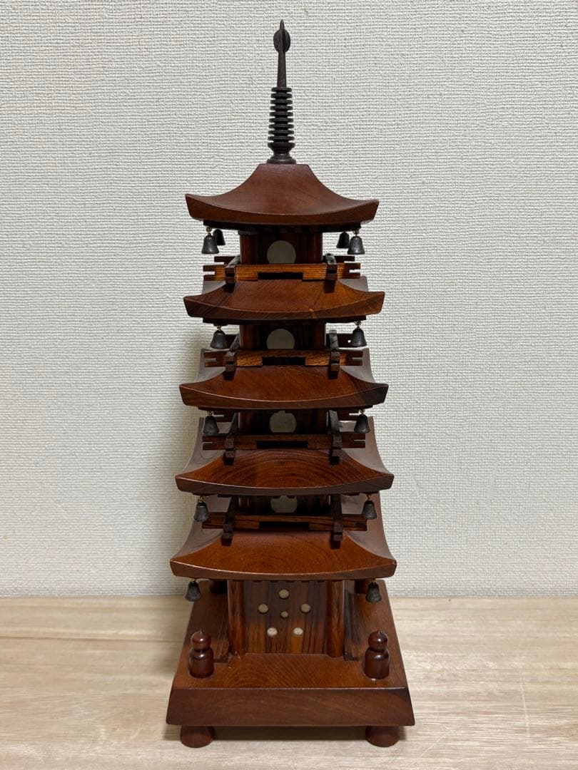 井波彫刻 越中井波 木製 五重塔 置物 鈴付き 木彫り