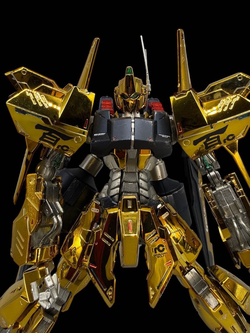 ガンプラMG 1/100 百式ライズカイン 完成品 ゴールドメッキ×マット仕上げ