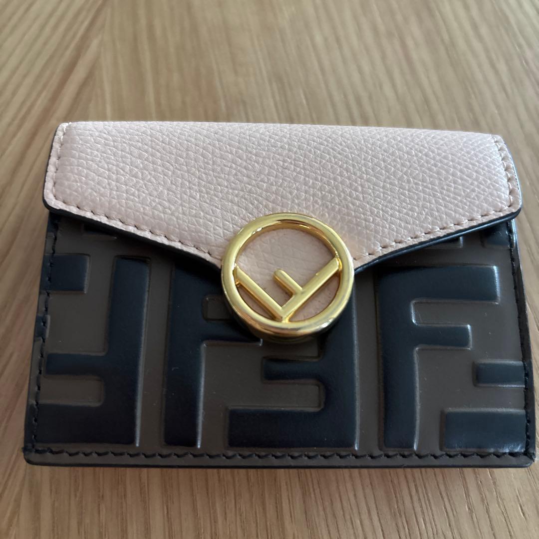 FENDI 三つ折り財布 黒/ピンク